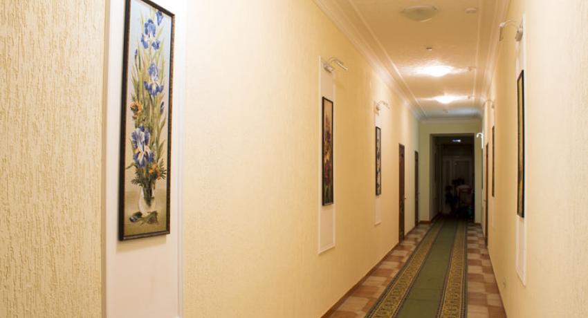 Коридор второго этажа санатория Дон в Пятигорске 